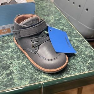 Stride Rite Sz 6m NIB Gray Booties